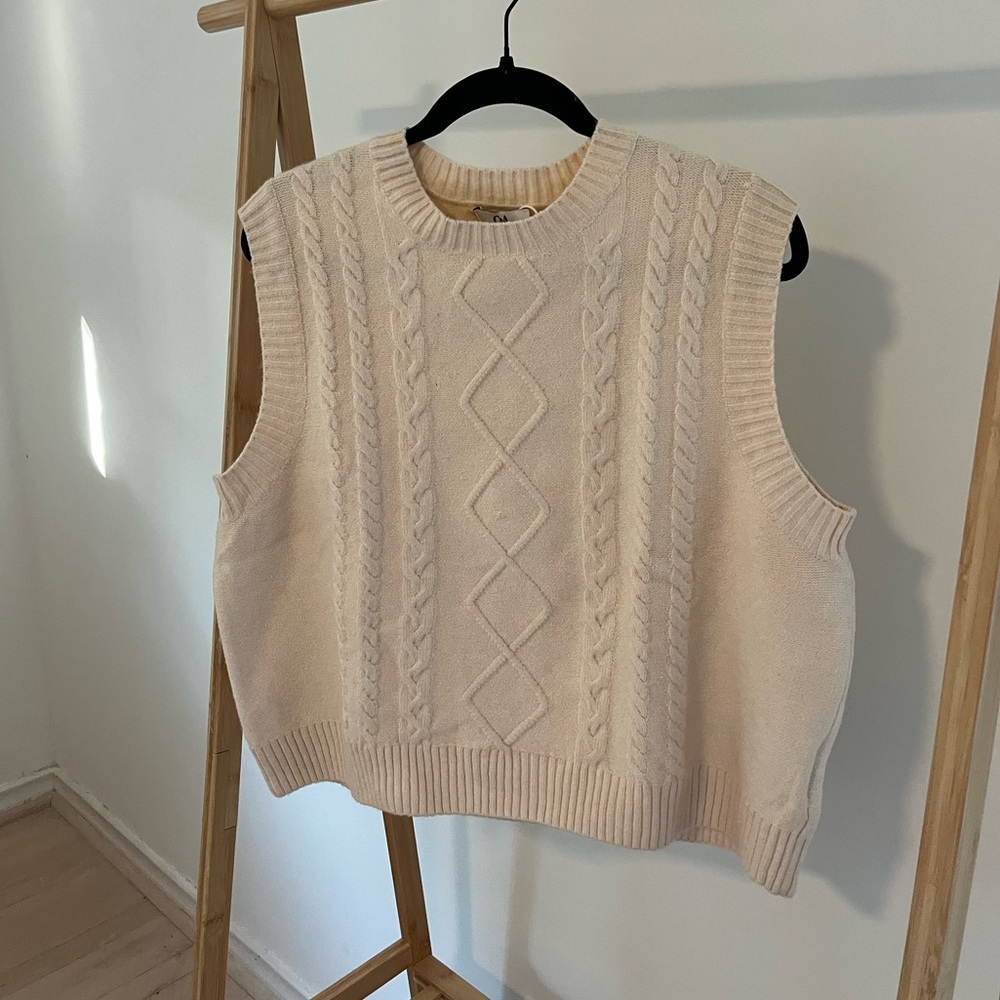 Cream and white knitted vest NWOT